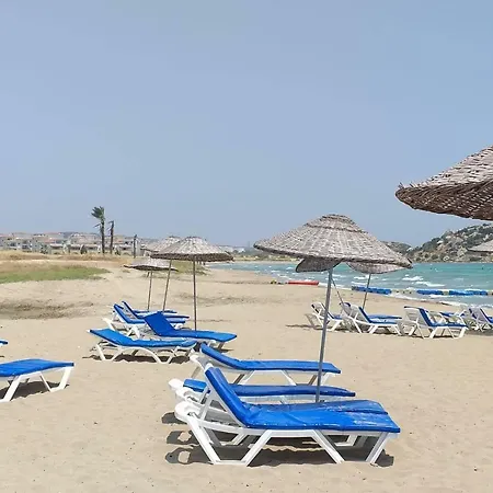 Panorama 44 Agya Napa شقة أيا نابا